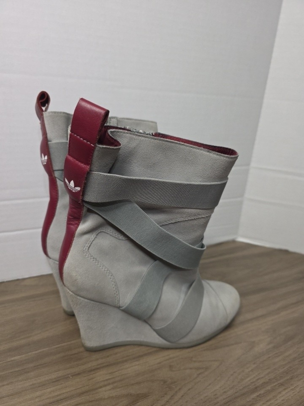 Rare Adidas Women’s Grey Suede Wedge Ankle Boots with Maroon Trim